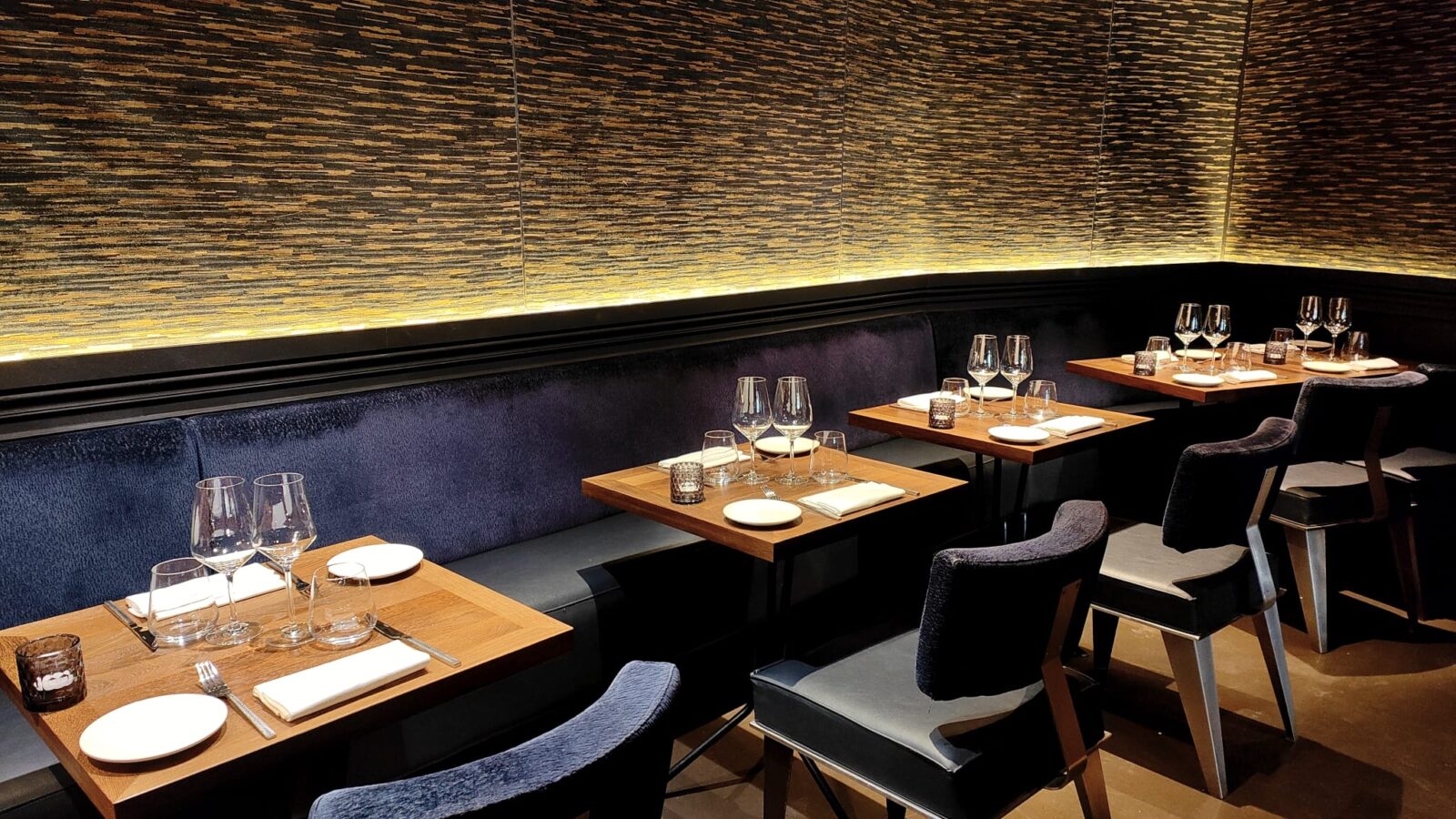 restaurant vertueux salle ambiance 2 1600x900 - Le restaurant <strong>Vertueux</strong> fait vibrer le Paris <strong>10 ème</strong>